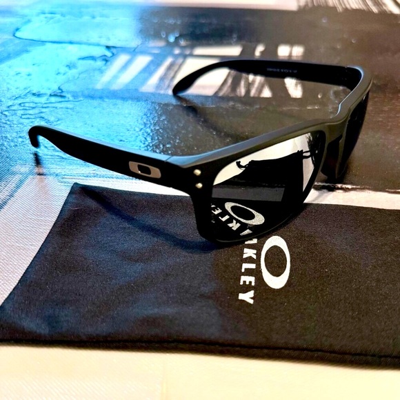 Oakley Other - OO9102 Oakley Holbrook Chrome Iridium Prizm Polarized Sunglasses
